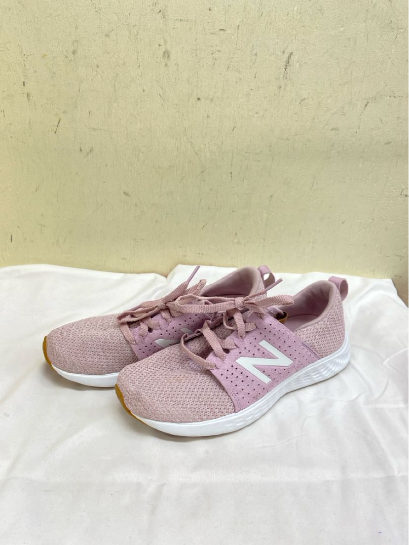 New Balance Women's Size 8 Pink Sneakers