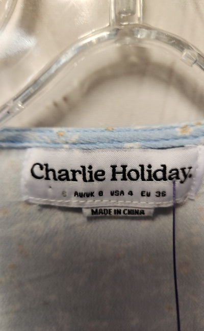 Charlie Holiday Women's Size 4 Blue Floral Cardigan
