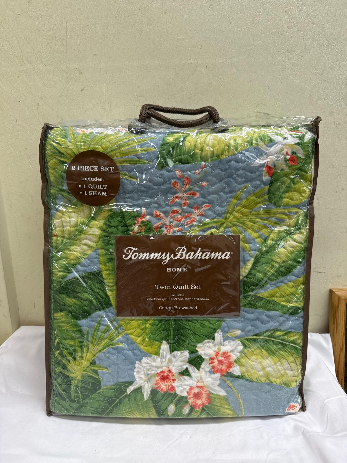 NIB Tommy Hilfiger Twin Quilt Set Sheets