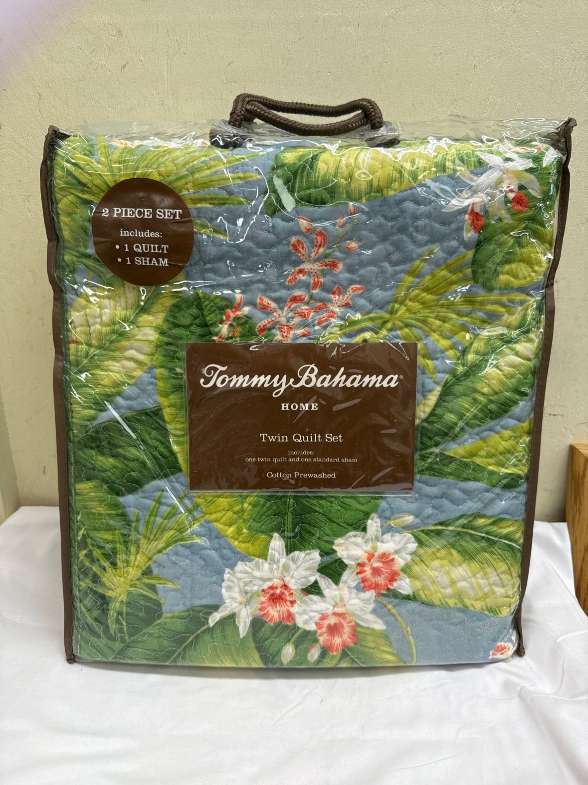 NIB Tommy Hilfiger Twin Quilt Set Sheets