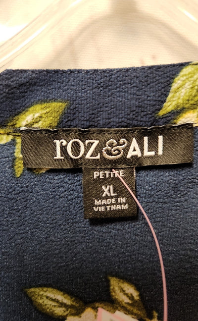 Roz & Ali Women's Size XL Petite Navy Sleeveless Top