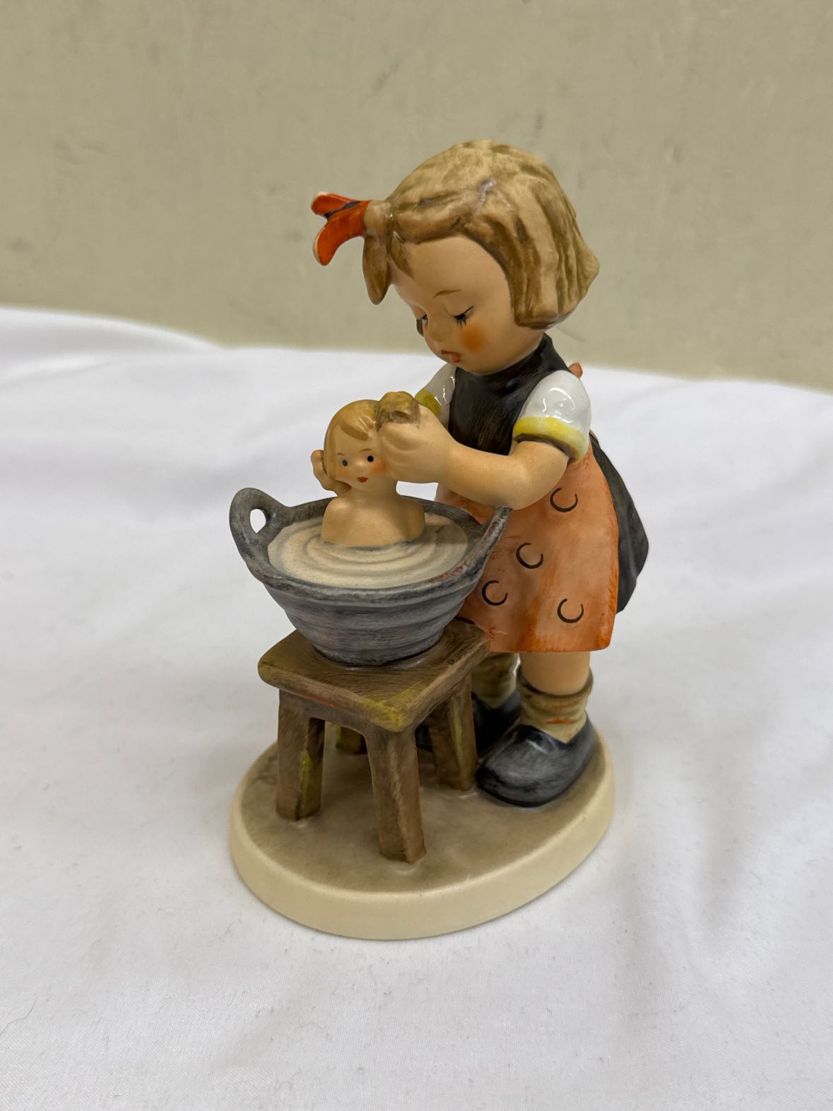 VTG 1956 Hummel #319 'Doll Bath' Figurine