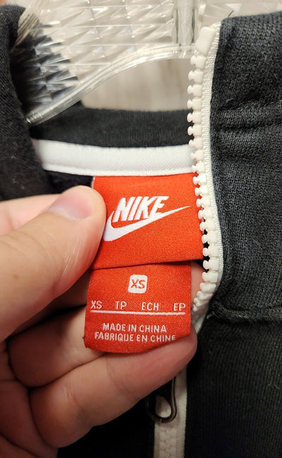 Nike Women's Size XS Black Sweatshirt