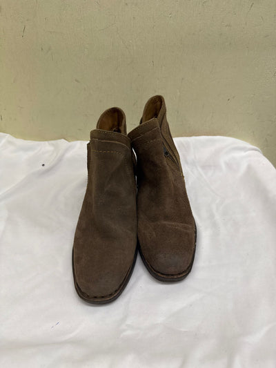 Born Women's Size 7 Brown Boots Shoes