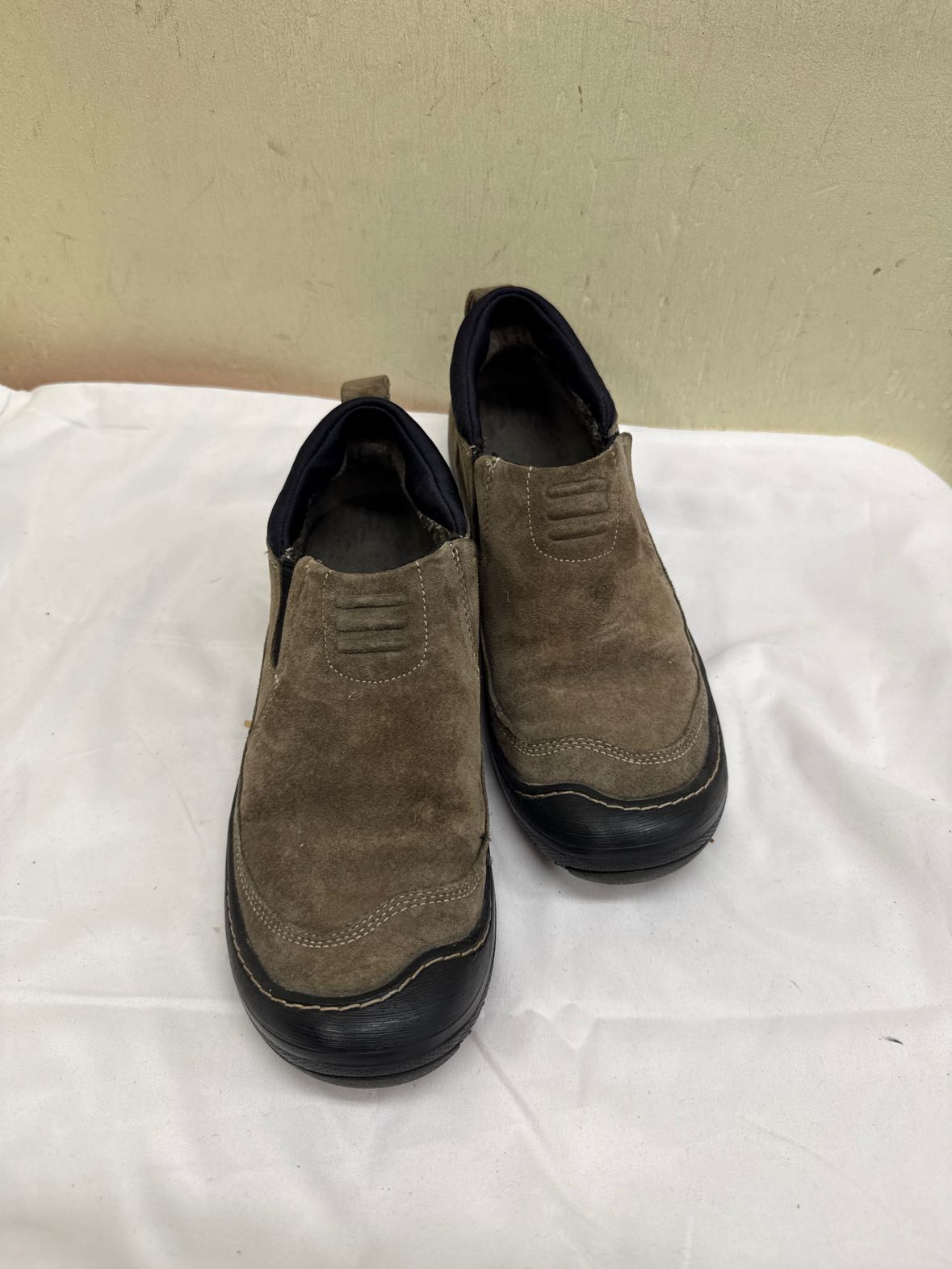 Privo Women's Size 8-1/2 Brown Flats Shoes