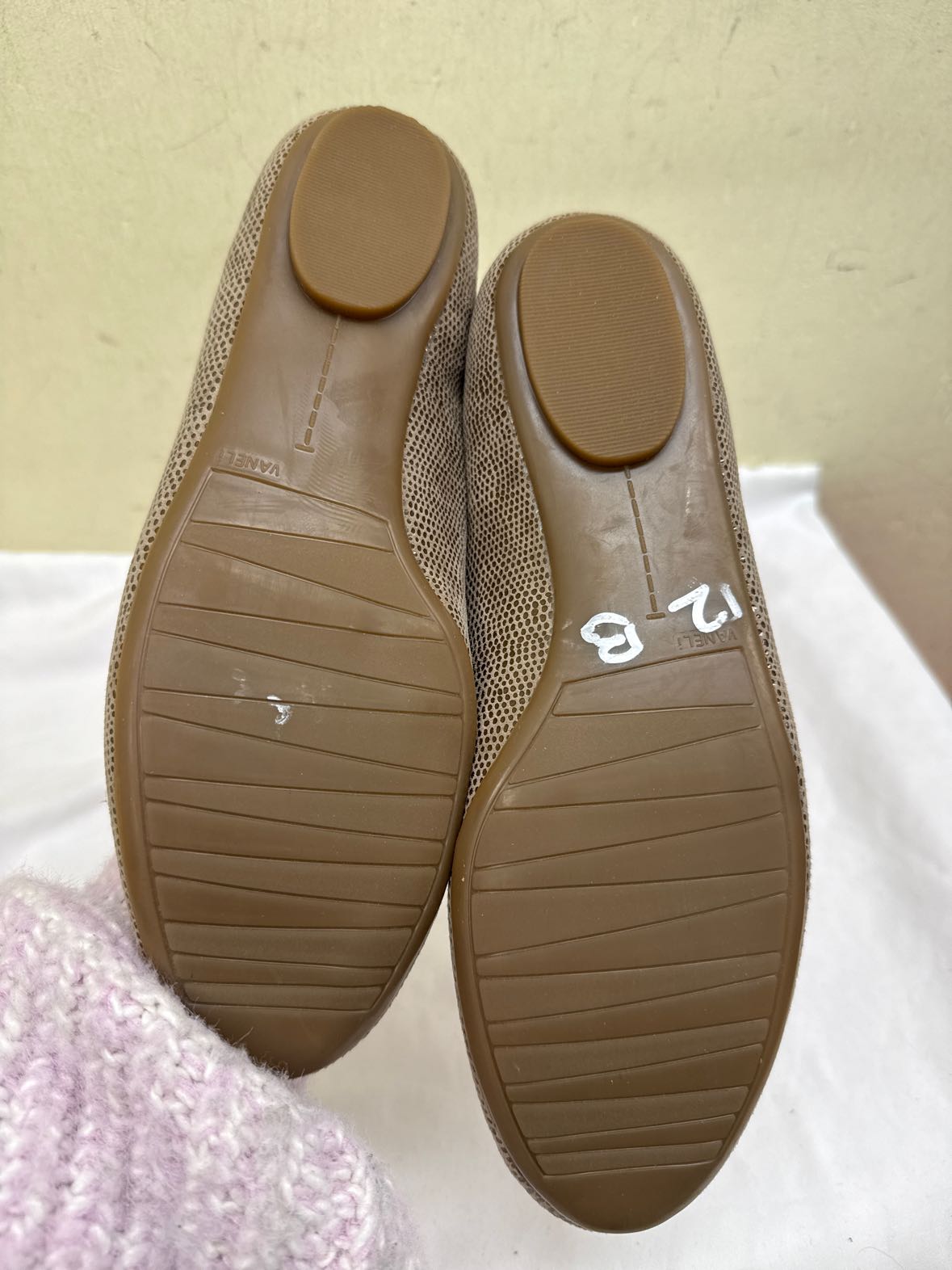Van Eli Women's Size 9 Tan Flats Shoes