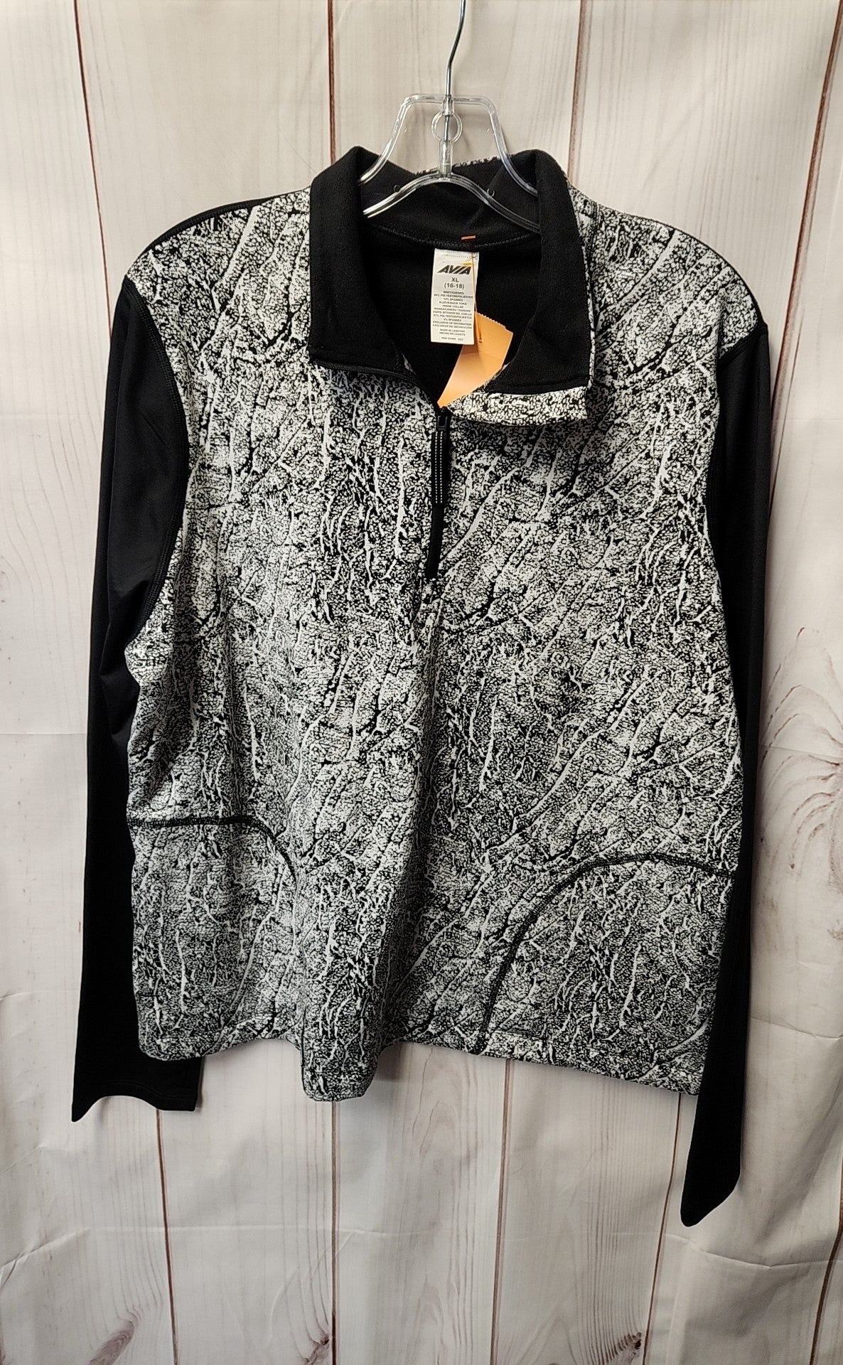 Avia Women's Size XL White & Black Long Sleeve Top