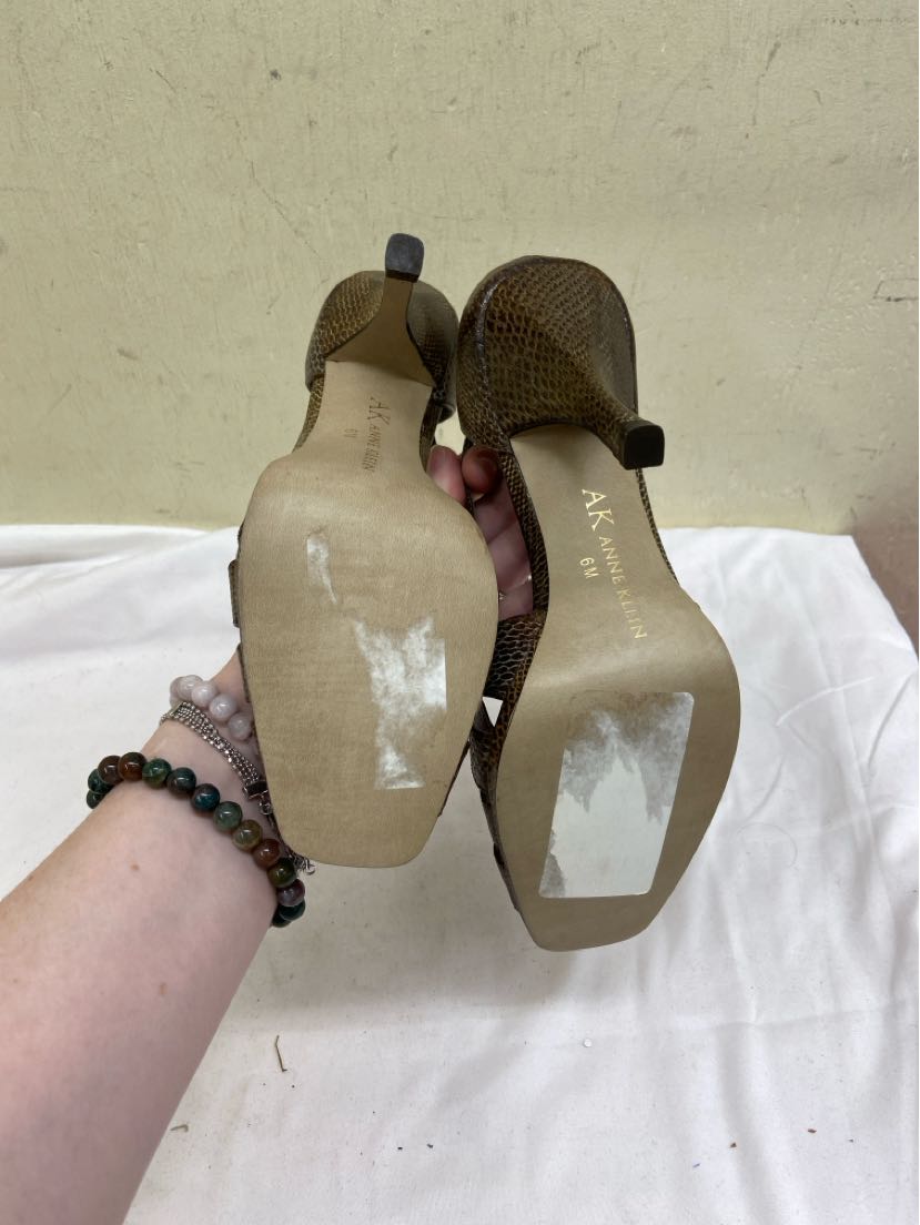 Anne Klein Women's Size 6 Brown Pumps