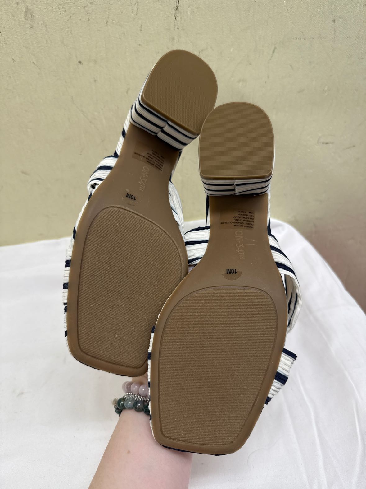 On 34th Women's Size 10 White Sandals