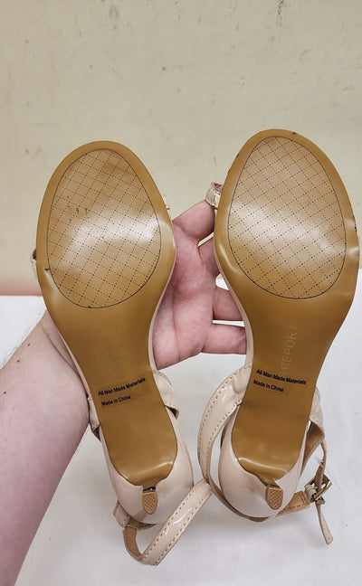 Report Women's Size 8-1/2 Beige Sandals Shoes