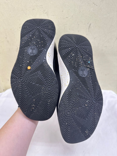 Under Armour x Curry Boy's Size 6 Black Shoes