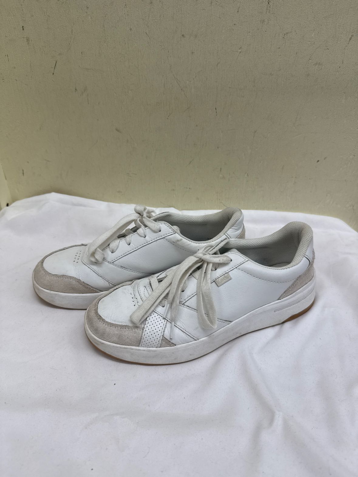 Keds Women's Size 9 White Sneakers Shoes