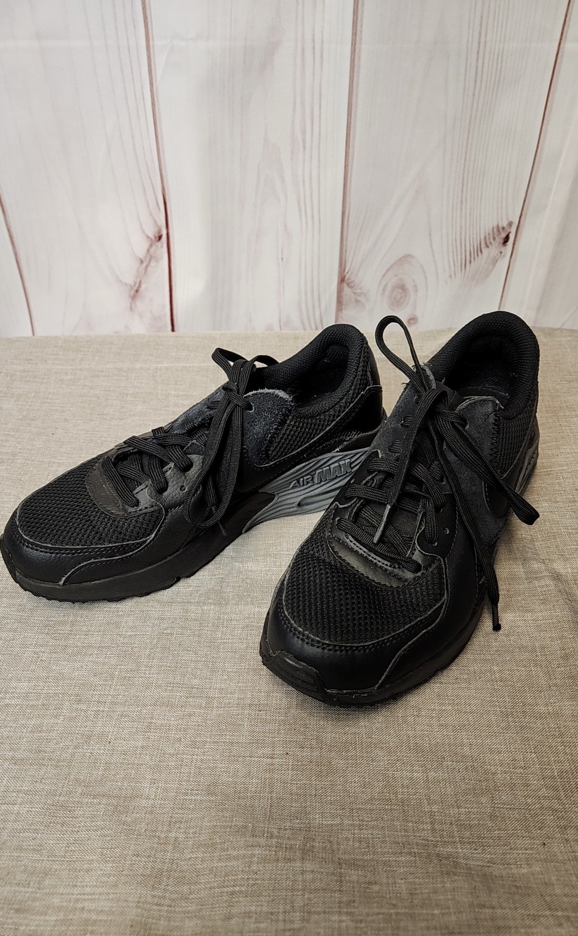 Nike Air Max Women's Size 6-1/2 Black Sneakers Shoes