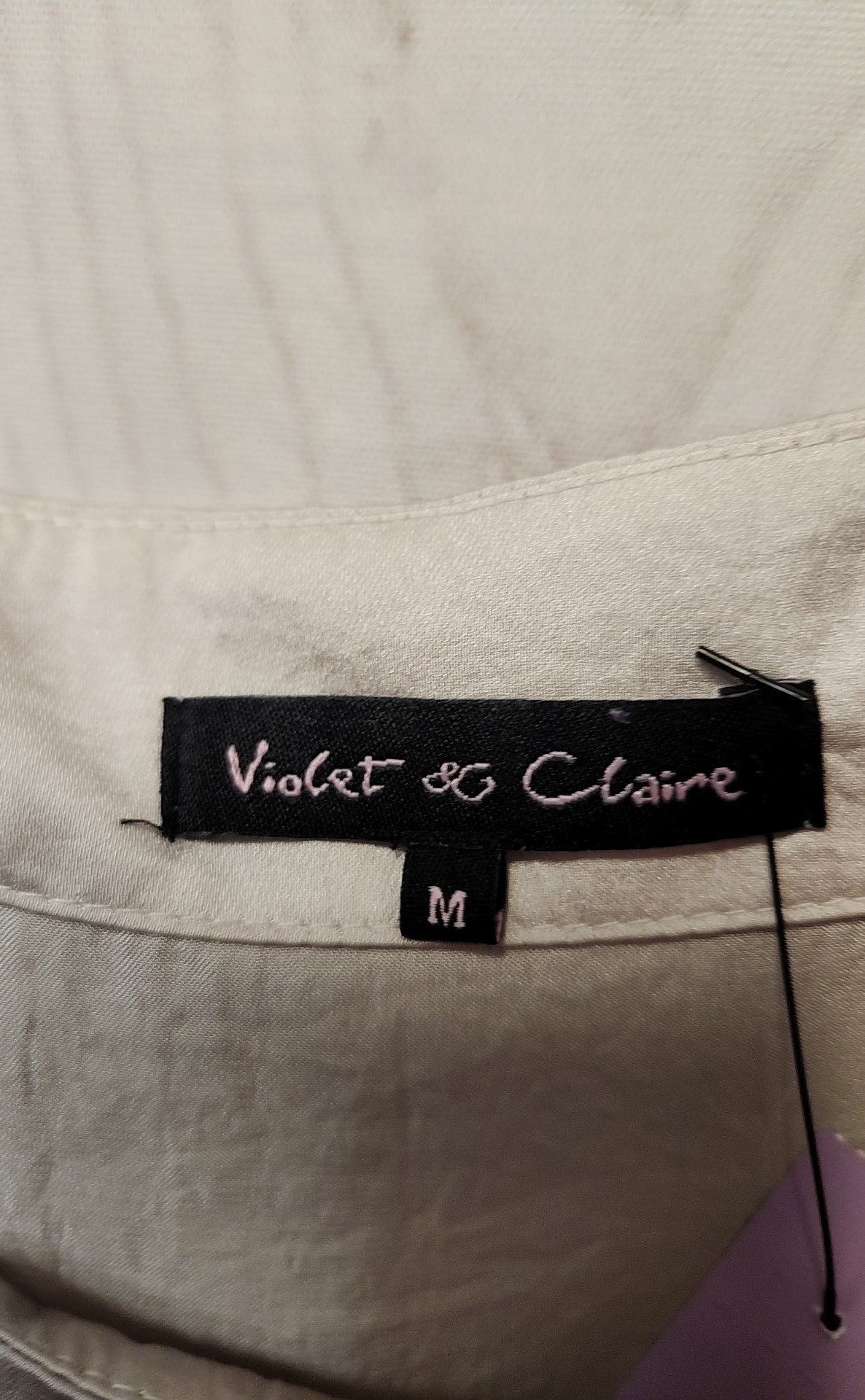 Violet & Claire Women's Size M Beige Short Sleeve Top