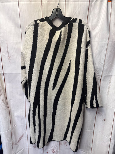 Galita Women's Size One Size Black & White Cardigan