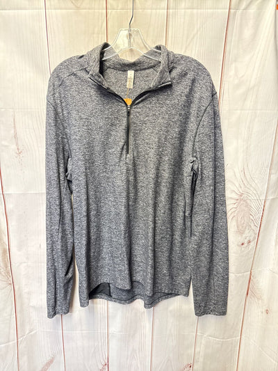 Lululemon Men's Size M Gray Shirt