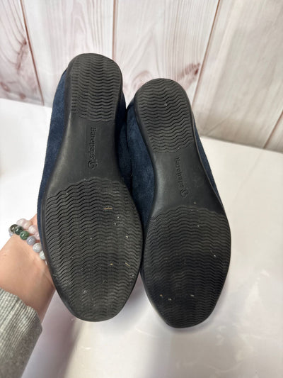 Baretraps Women's Size 5-1/2 Navy Flats