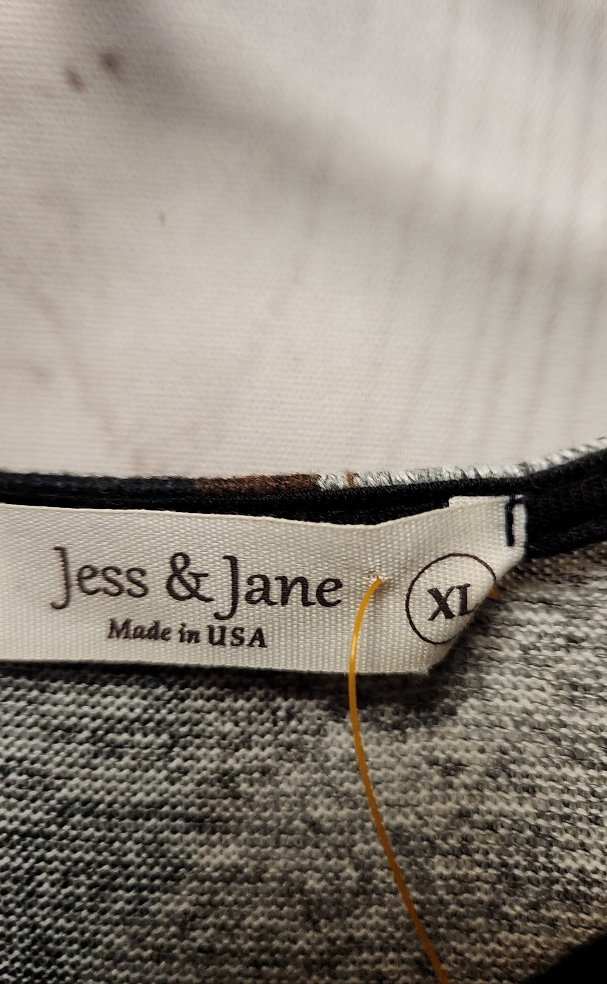 Jess & Jane Women's Size XL Gray Sweater