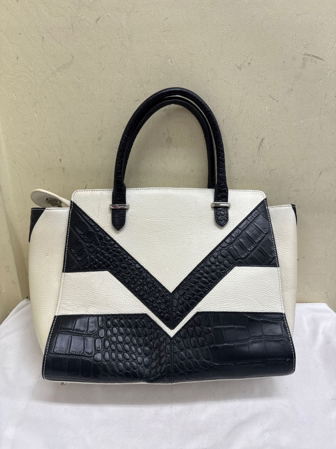 Zenith Black & White Leather Purse Bag