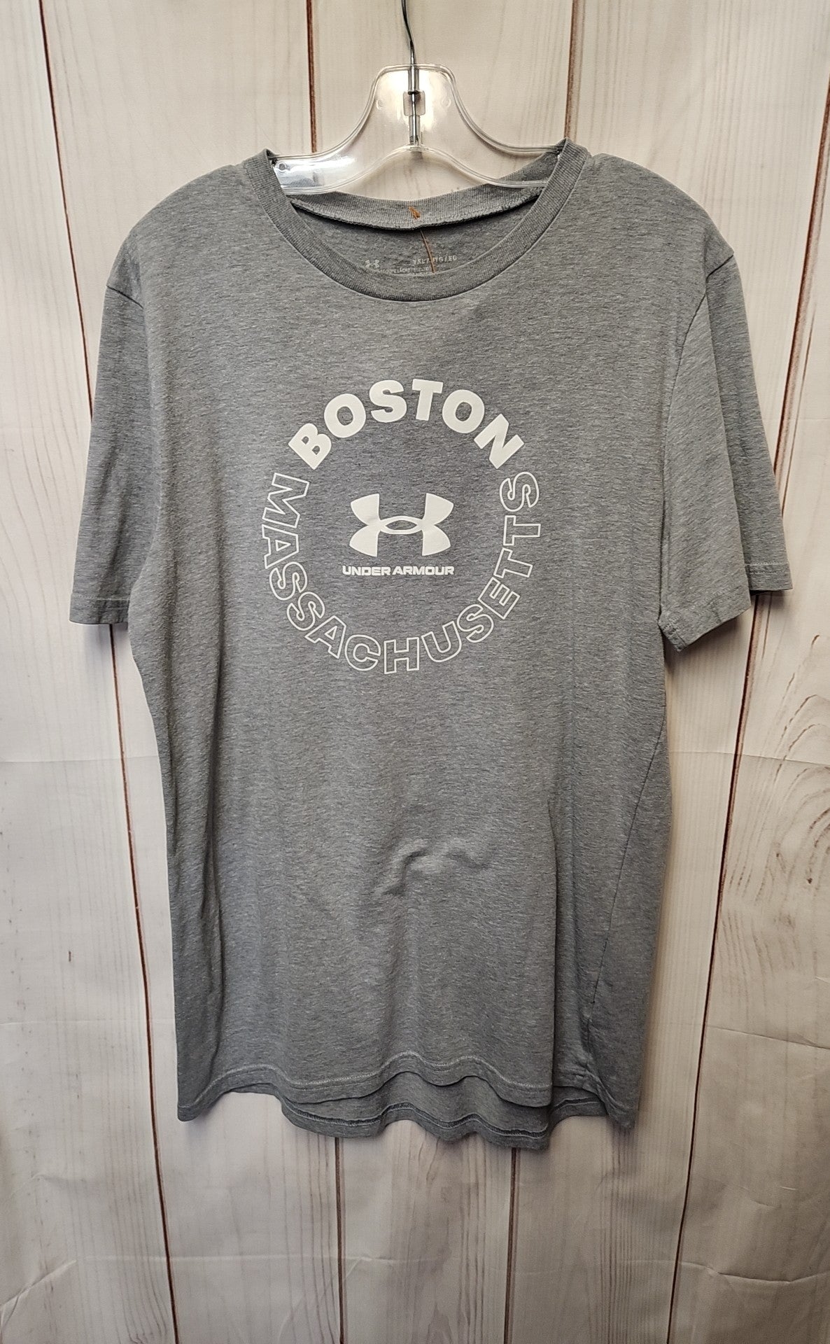 Under Armour Boy's Size 18/20 Gray Shirt