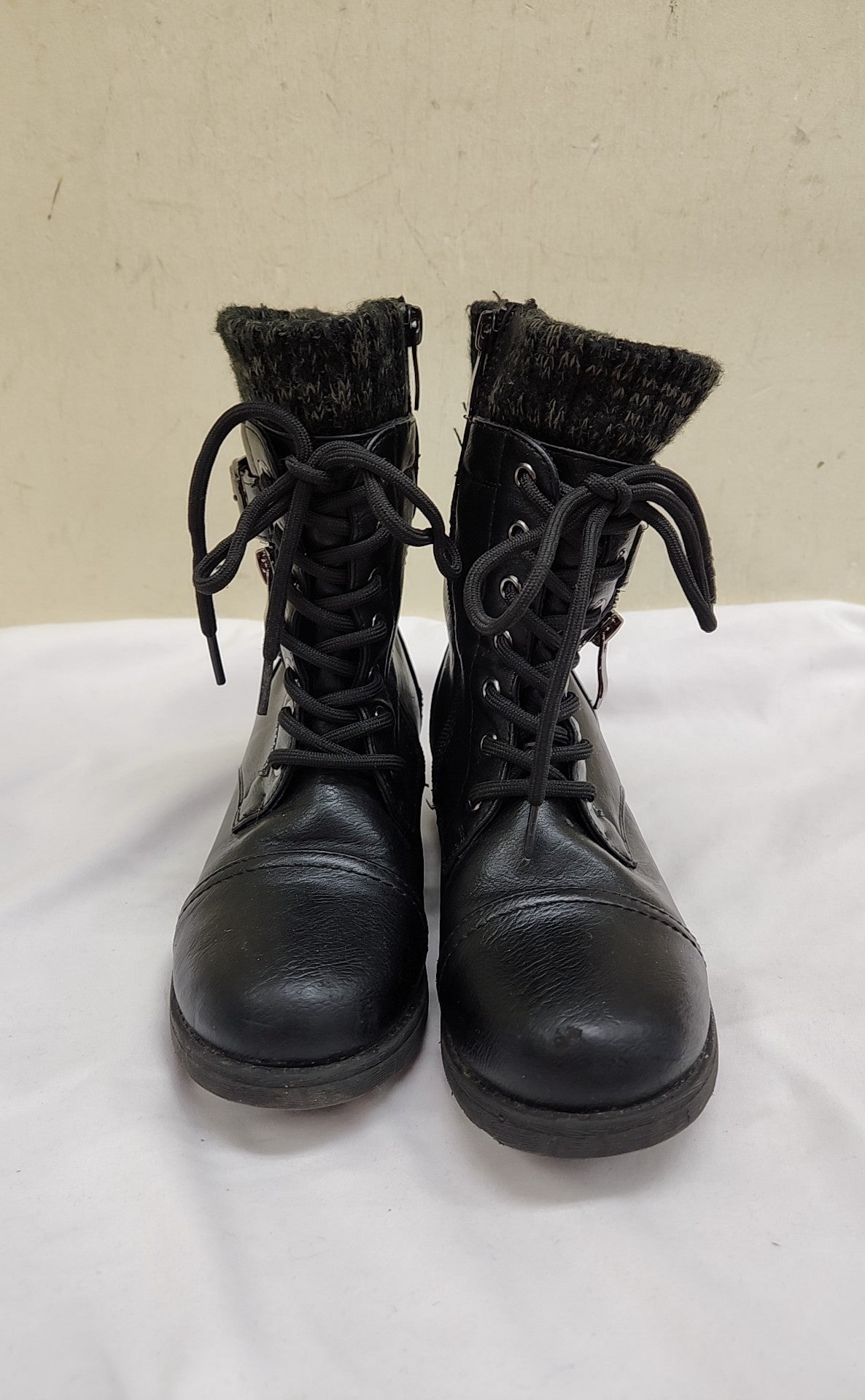 Dream Pairs Girl's Size 2 Black Shoes