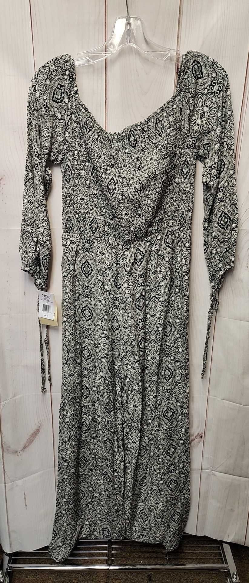NWT Live to be Spoiled Women's Size M Black & White Jumpsuit