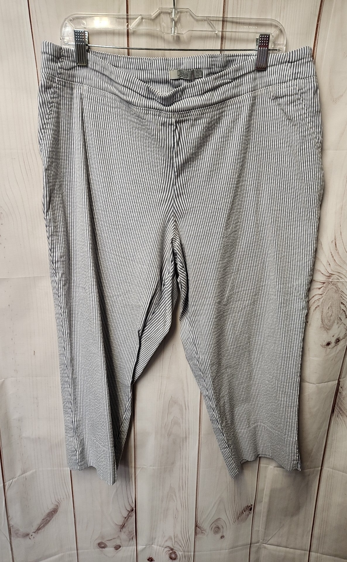 Dalia Women's Size 18 Blue & White Stripe Pants