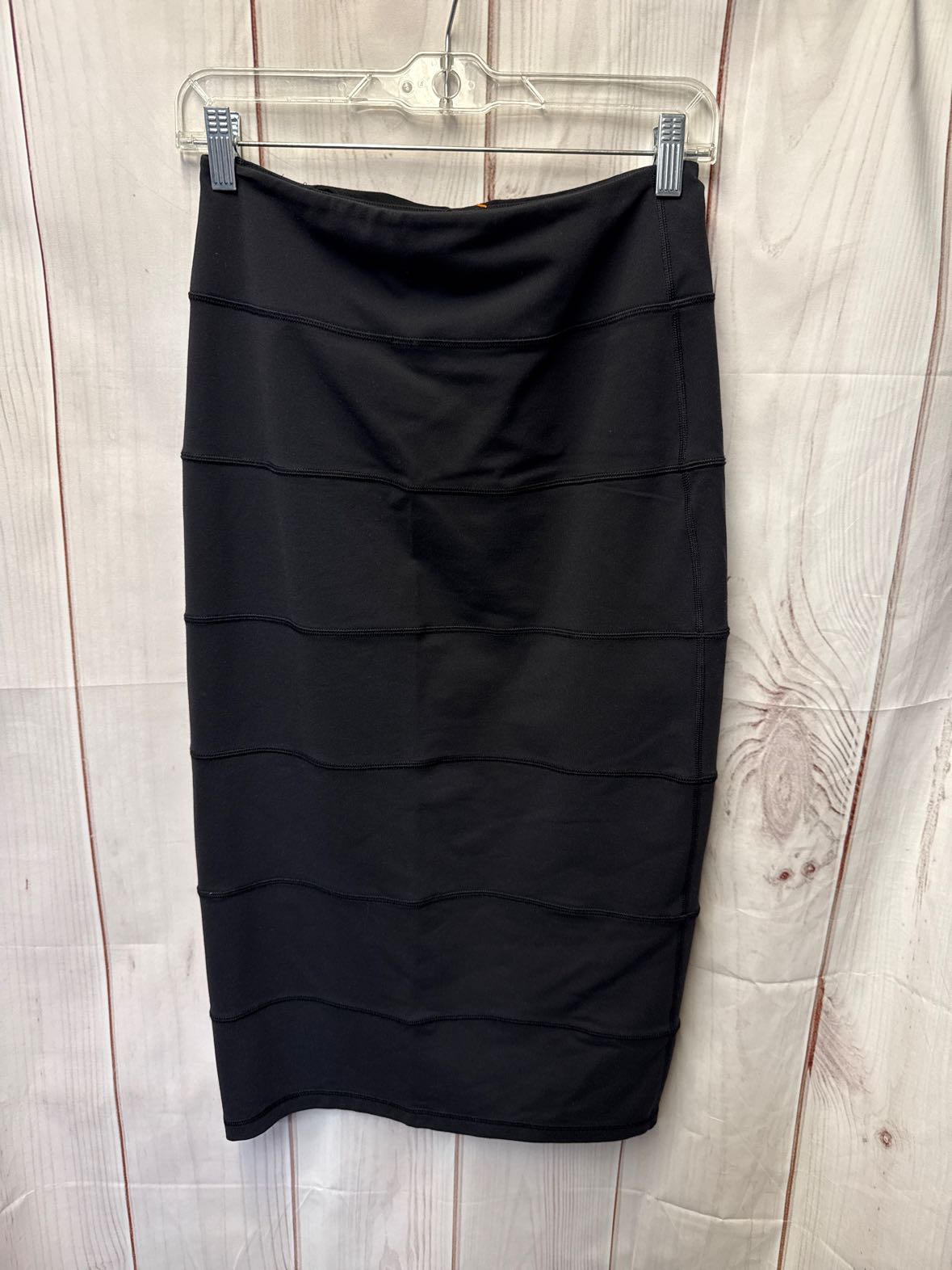 Lululemon Women's Size 8 Black Skirt