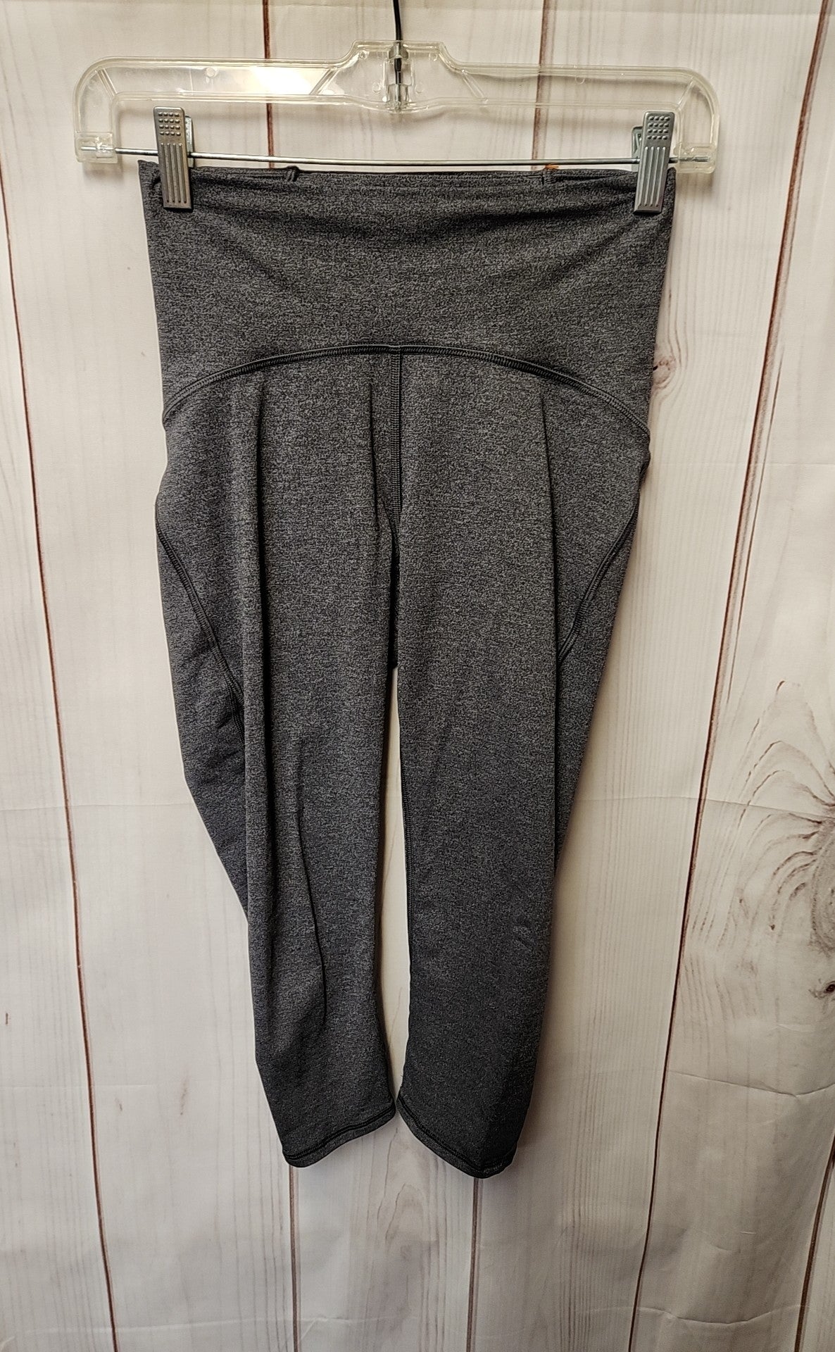 Lululemon Women's Size 4 Gray Active Capris