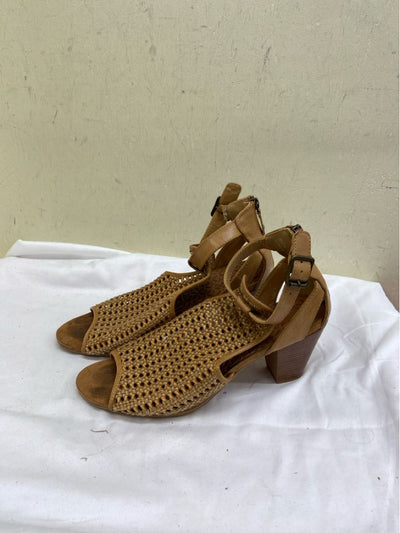 Baretraps Women's Size 10 Tan Open Toe Pumps