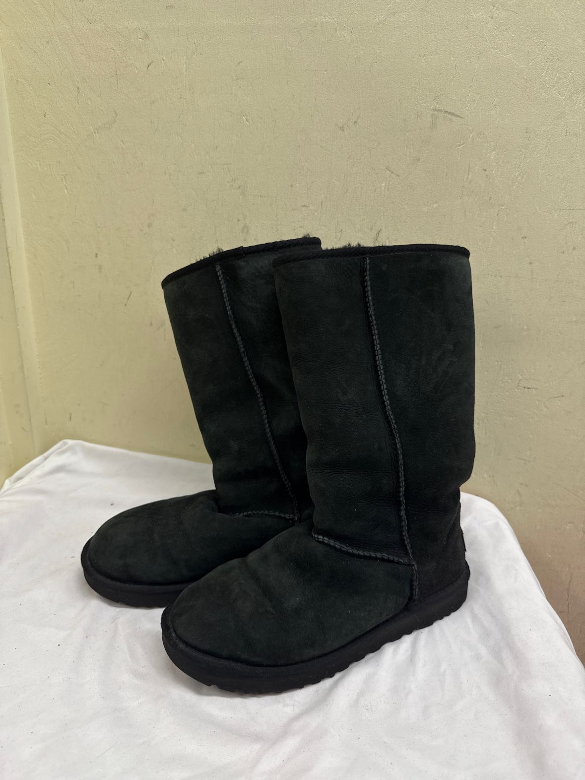 Ugg Women's Size 9 Black Boots Shoes