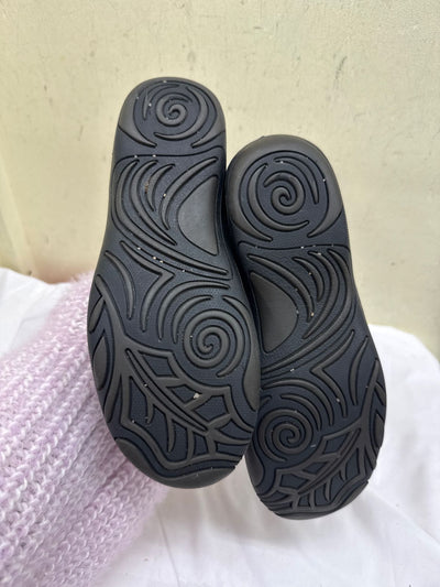 Privo Women's Size 8-1/2 Brown Flats Shoes
