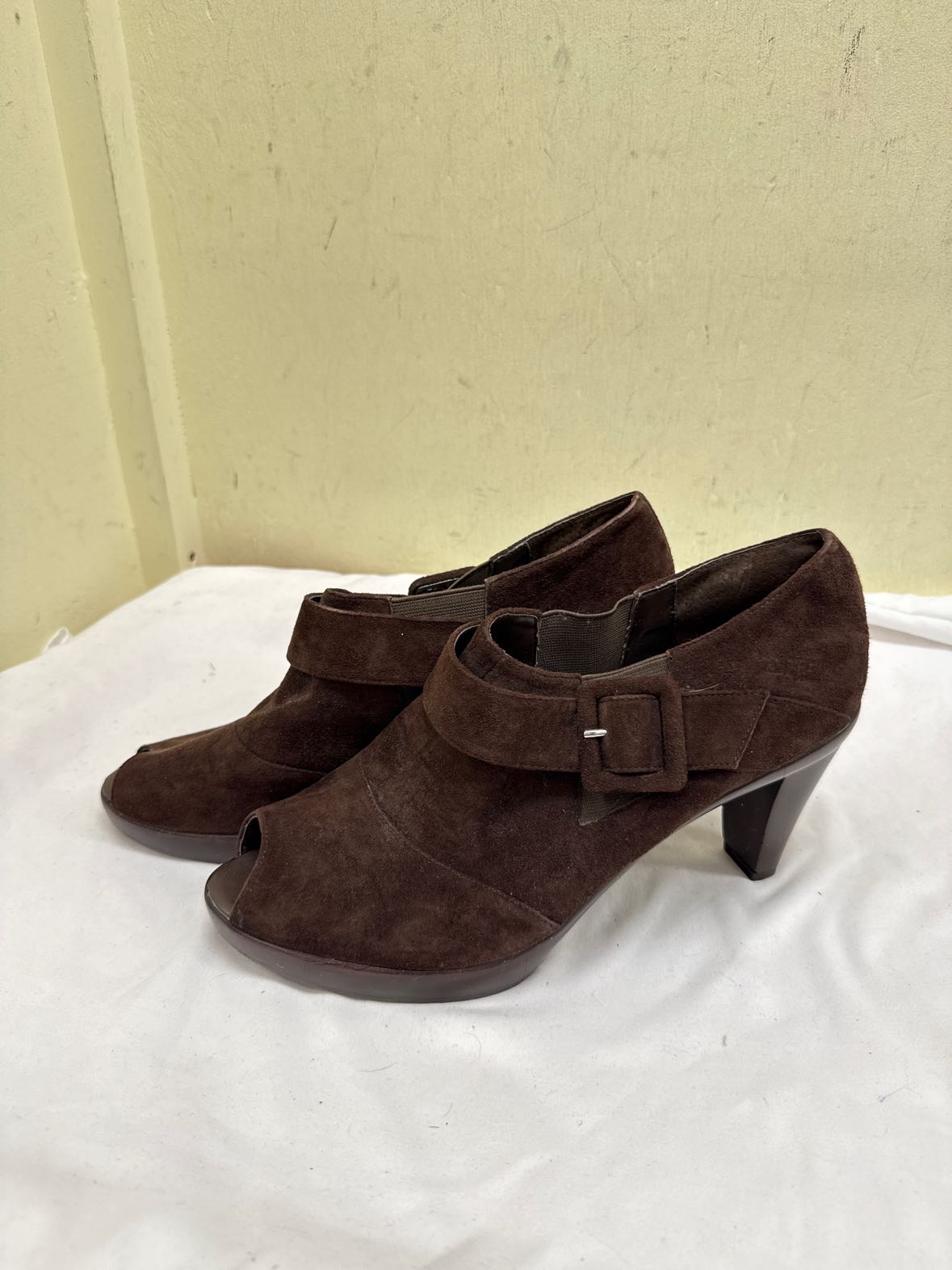 Bella Vita Women's Size 10 Brown Boots Shoes
