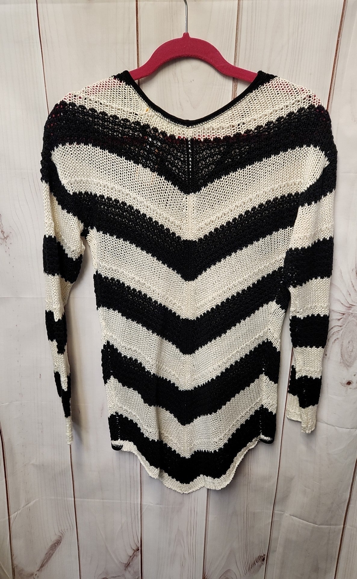 RD Style Women's Size M White & Black Sweater