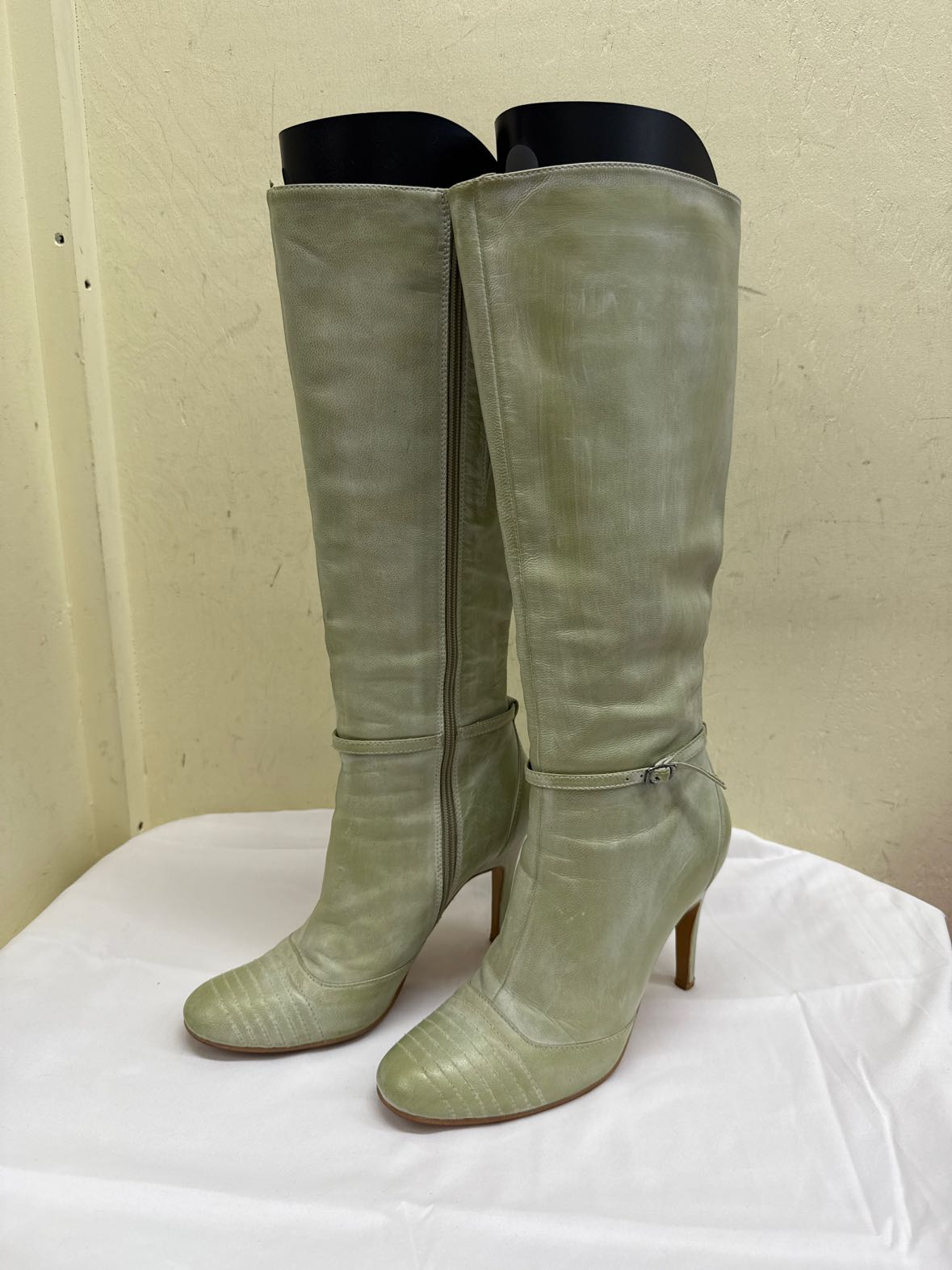 NYLA Women's Size 8-1/2 Green Leather Boots