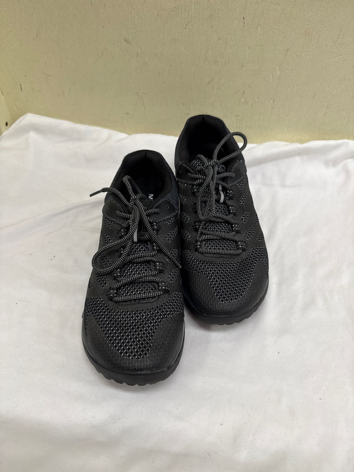 Merrell Women's Size 7 Black Sneakers Shoes