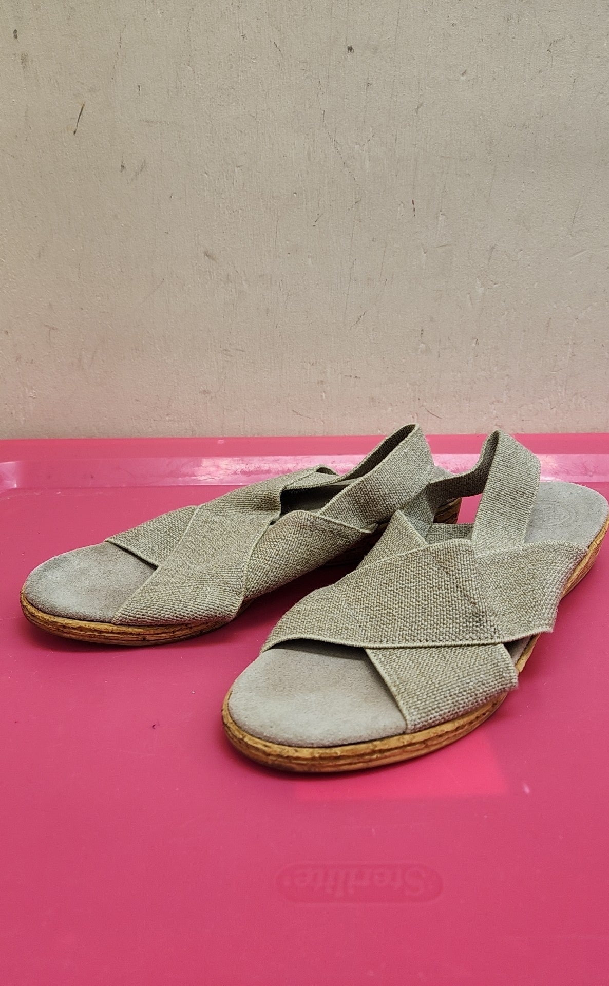 Women's Size 7 Beige Sandals