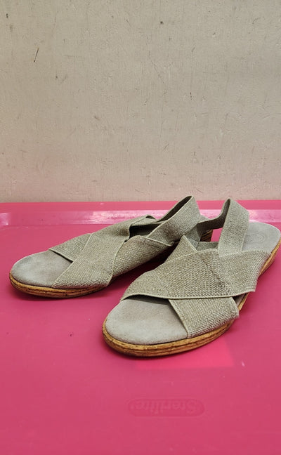 Women's Size 7 Beige Sandals