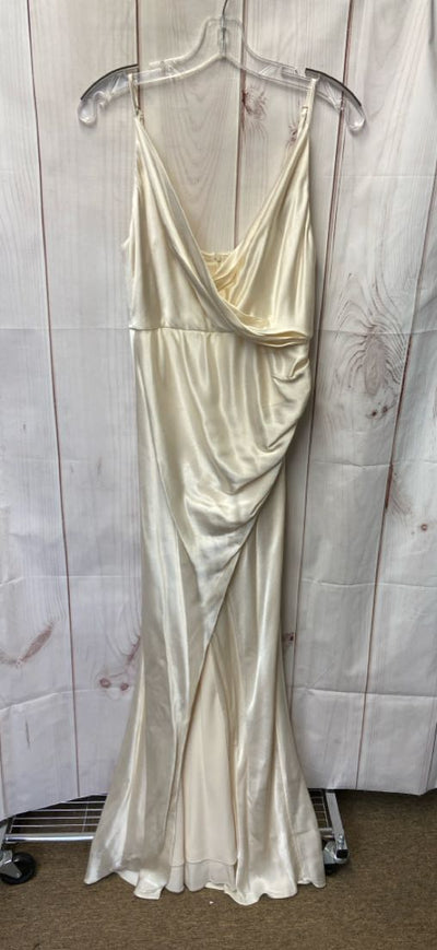 Shona Joy Women's Size 6 Off-White Dress