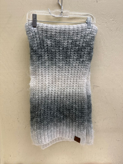 CC Gray Knit Winter Scarf