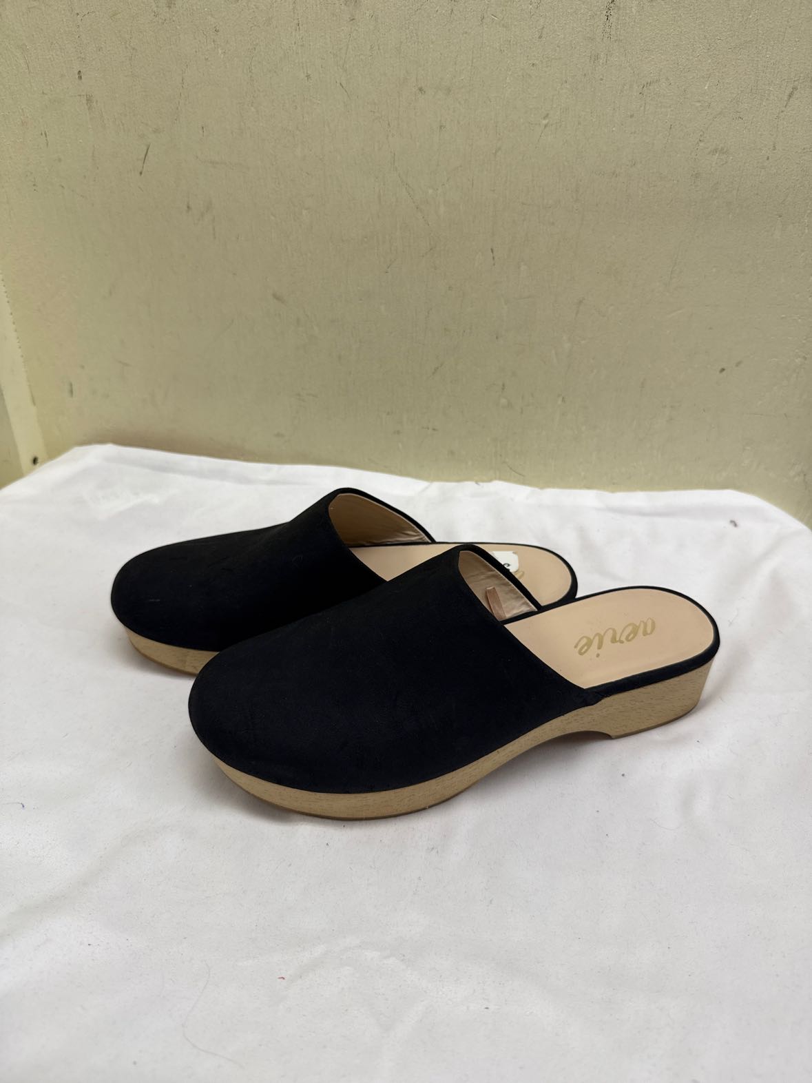 Aerie Women's Size 8 Black Clogs Shoes