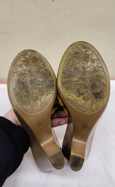 St Johns Bay Women's Size 9 Yellow Sandals