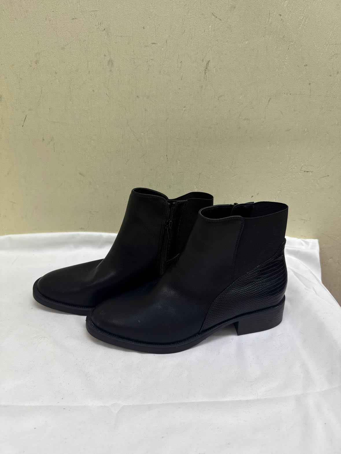 Style & Co Women's Size 7 Black Boots Shoes