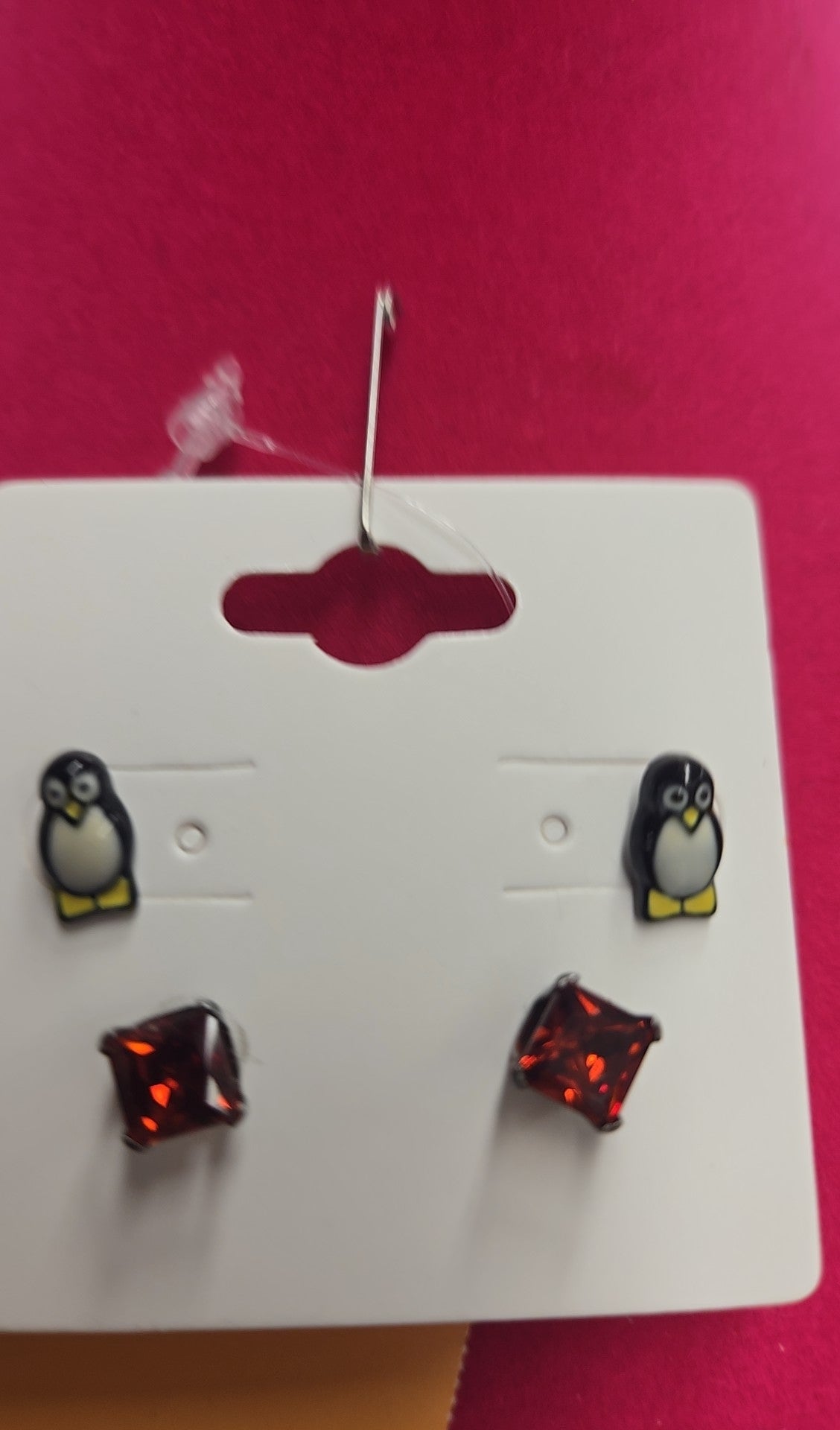 2PCS Red & Penguin Stud Earrings