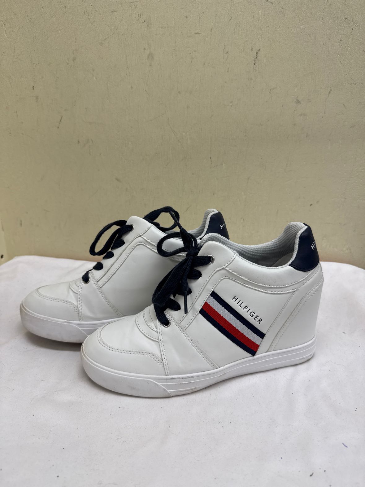 Tommy Hilfiger Women's Size 8-1/2 White Pumps Shoes