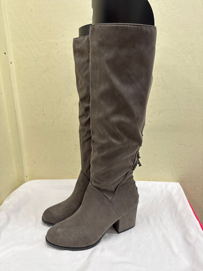 Journee Collection Women's Size 8-1/2 Gray Boots Shoes