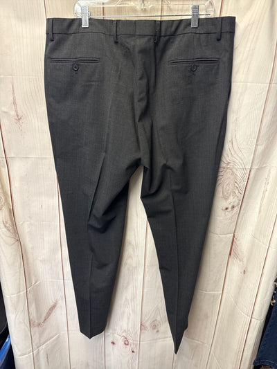 Jos A Bank Men's Size 40x30 Gray Pants