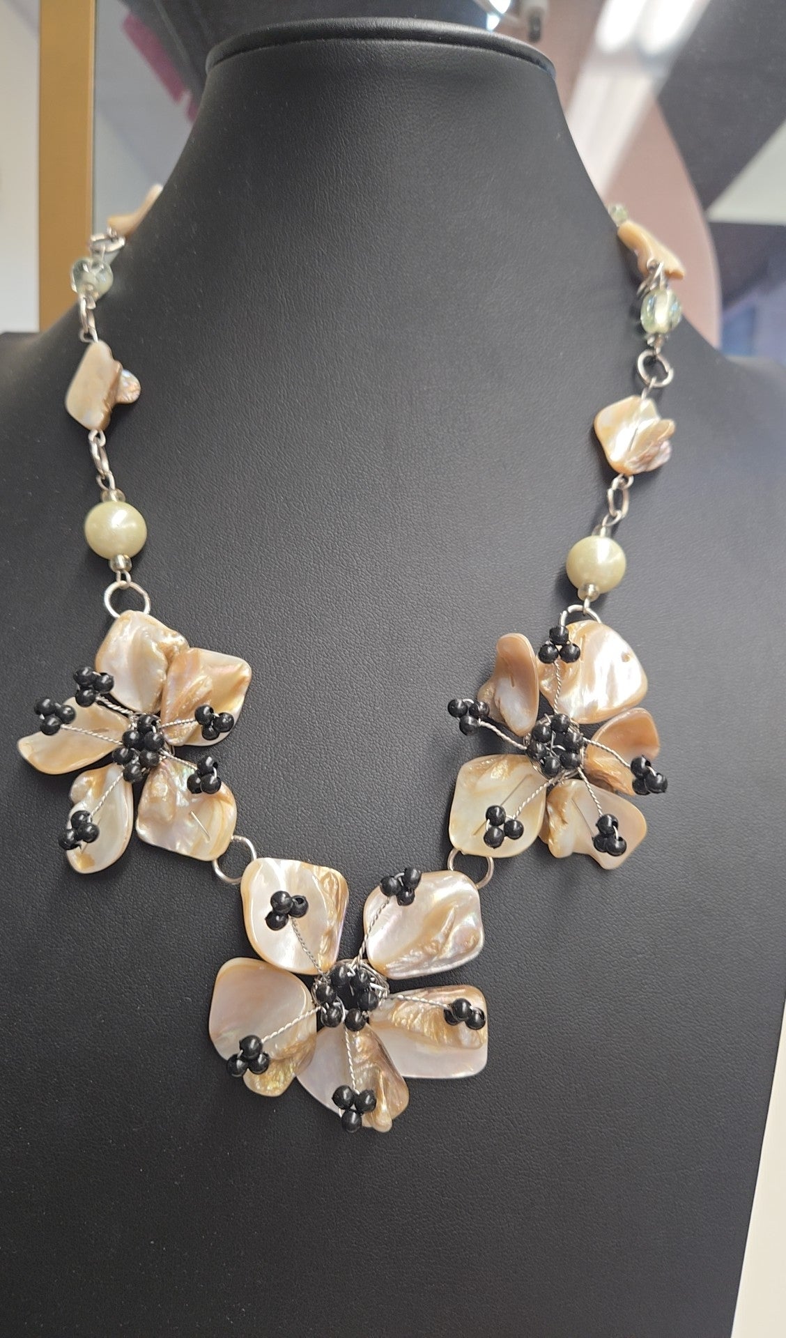 Shell Flower Wire Wrapped Necklace