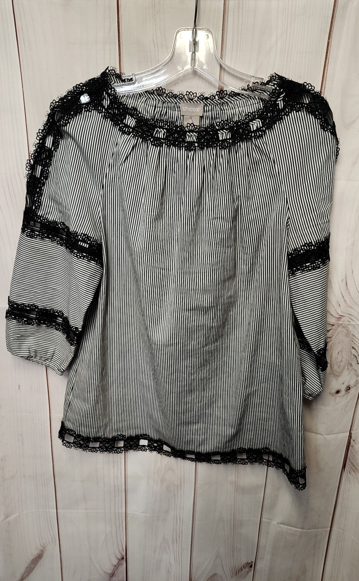 Chico's Women's Size 0 = US S Black & White 3/4 Sleeve Top