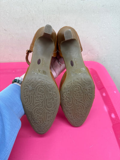 Clarks Women's Size 8-1/2 Brown Leather Pumps